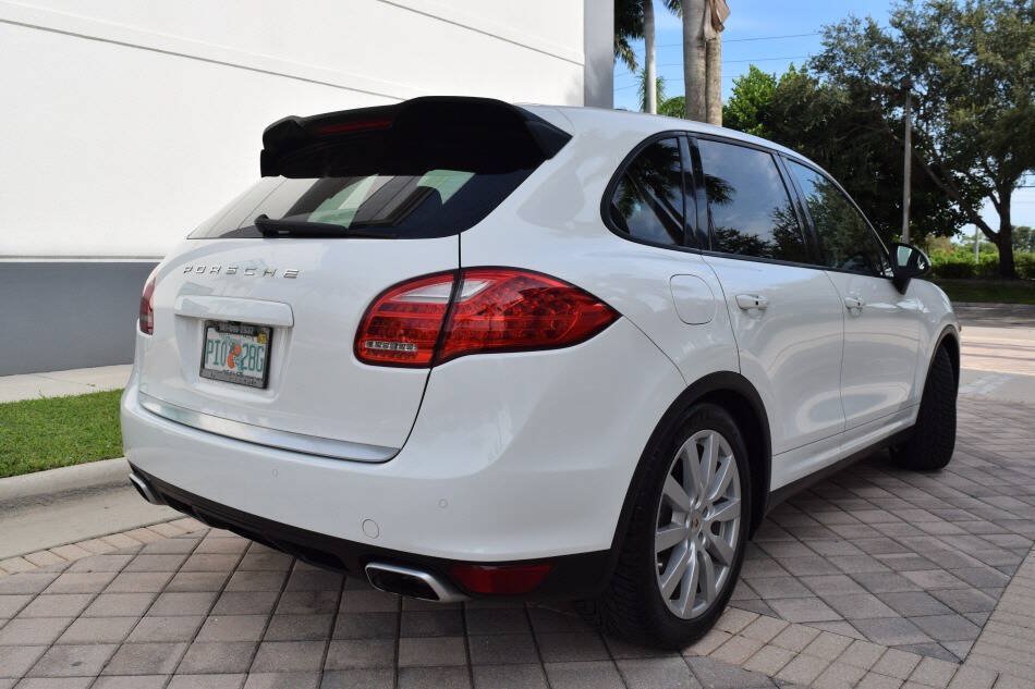 Used 2013 Porsche Cayenne Diesel AWD/4WD image 7
