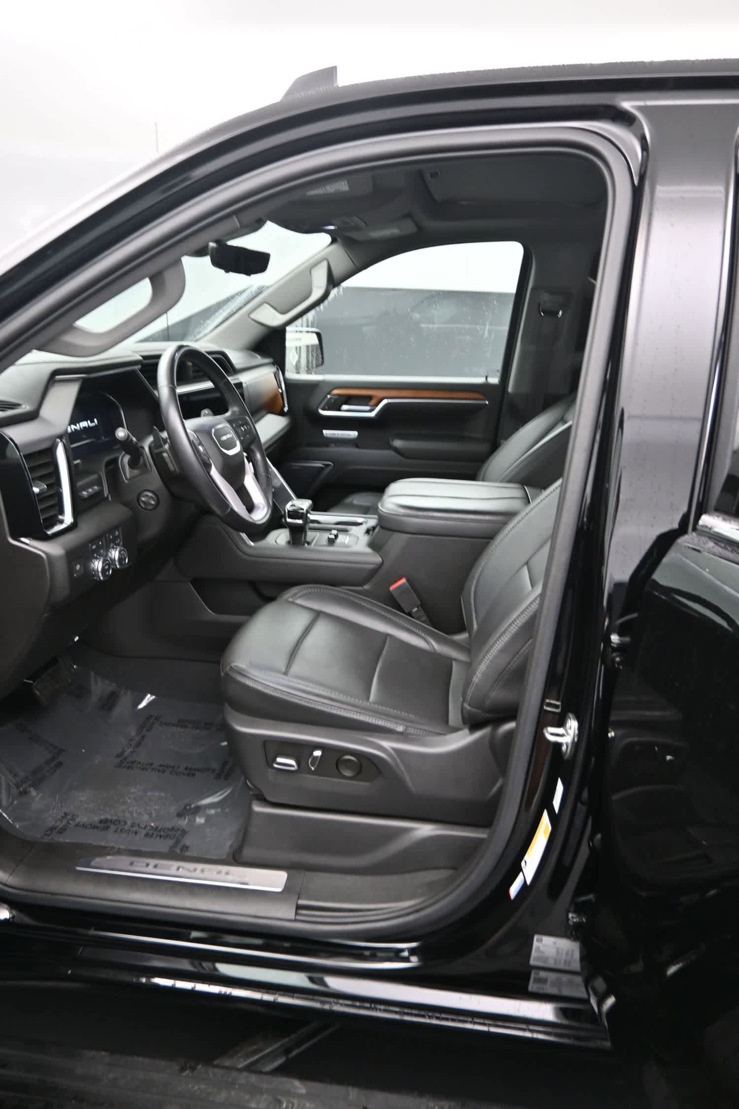 Used 2023 GMC Sierra 1500 Denali w/ Denali Reserve Package AWD/4WD image 23