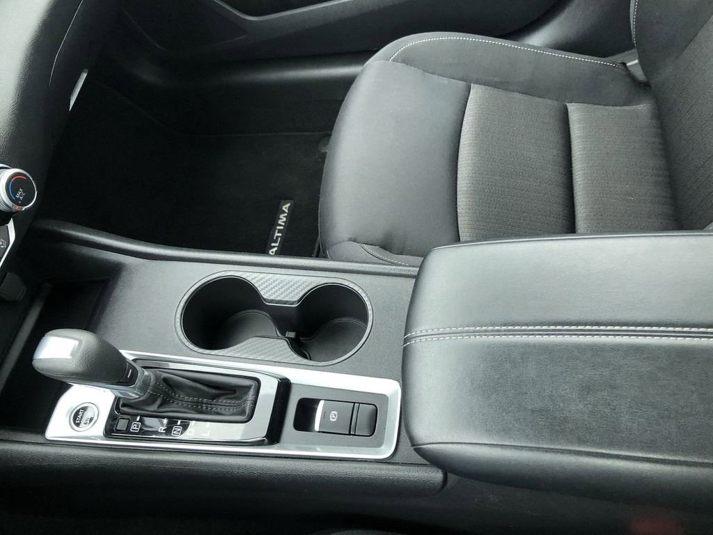Used 2025 Nissan Altima 2.5 SV AWD/4WD image 16