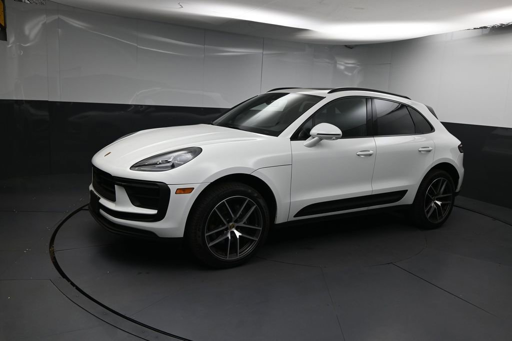 Used 2023 Porsche Macan AWD/4WD image 1