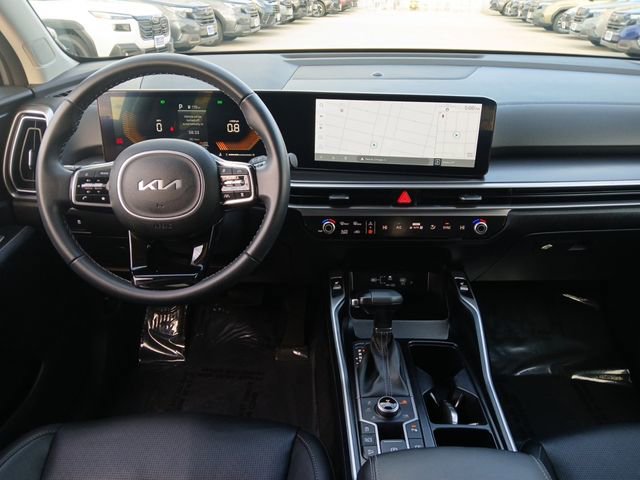 Used 2024 Kia Sorento S w/ Panoramic Sunroof Package image 8