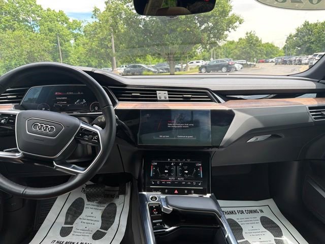 Used 2023 Audi e-tron Premium Plus AWD/4WD image 14
