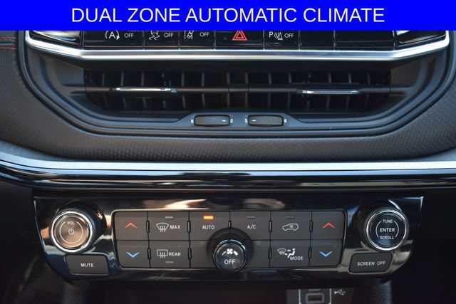 Used 2025 Jeep Compass Trailhawk AWD/4WD image 6
