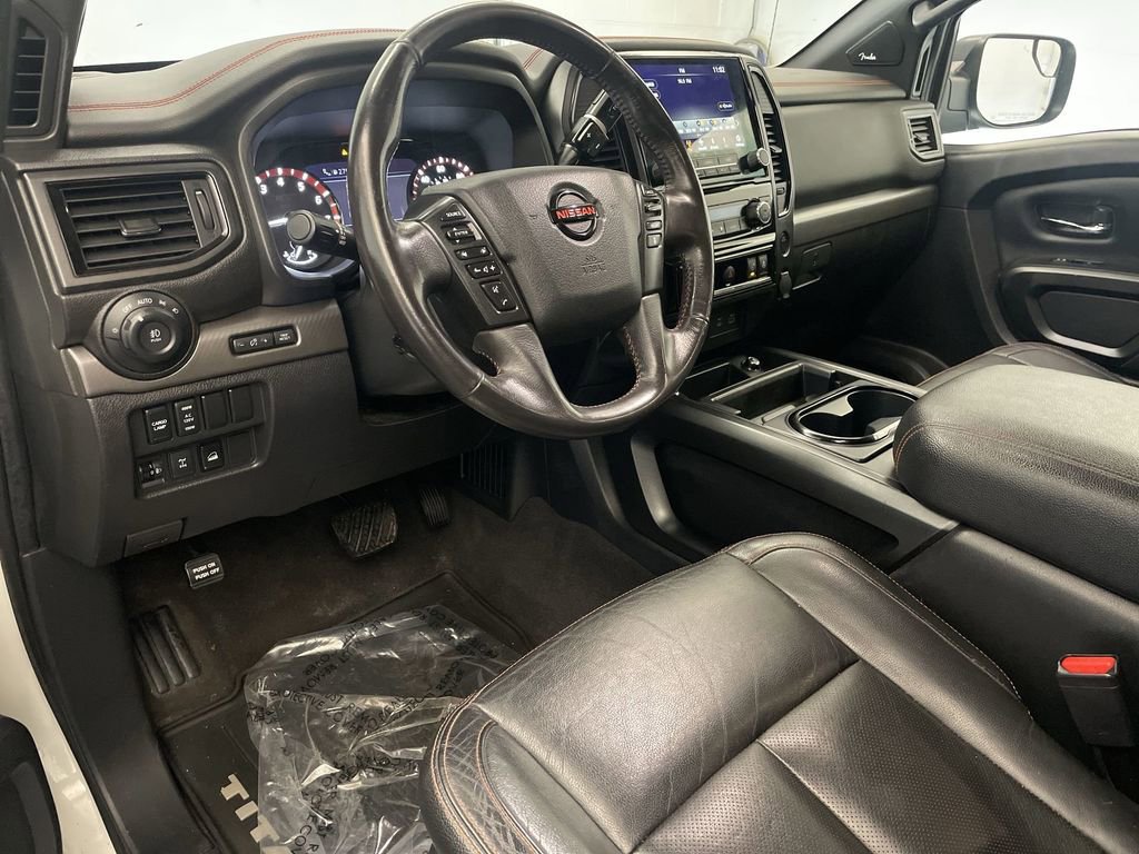 Used 2021 Nissan Titan PRO-4X w/ Pro-4x Convenience Package AWD/4WD image 4