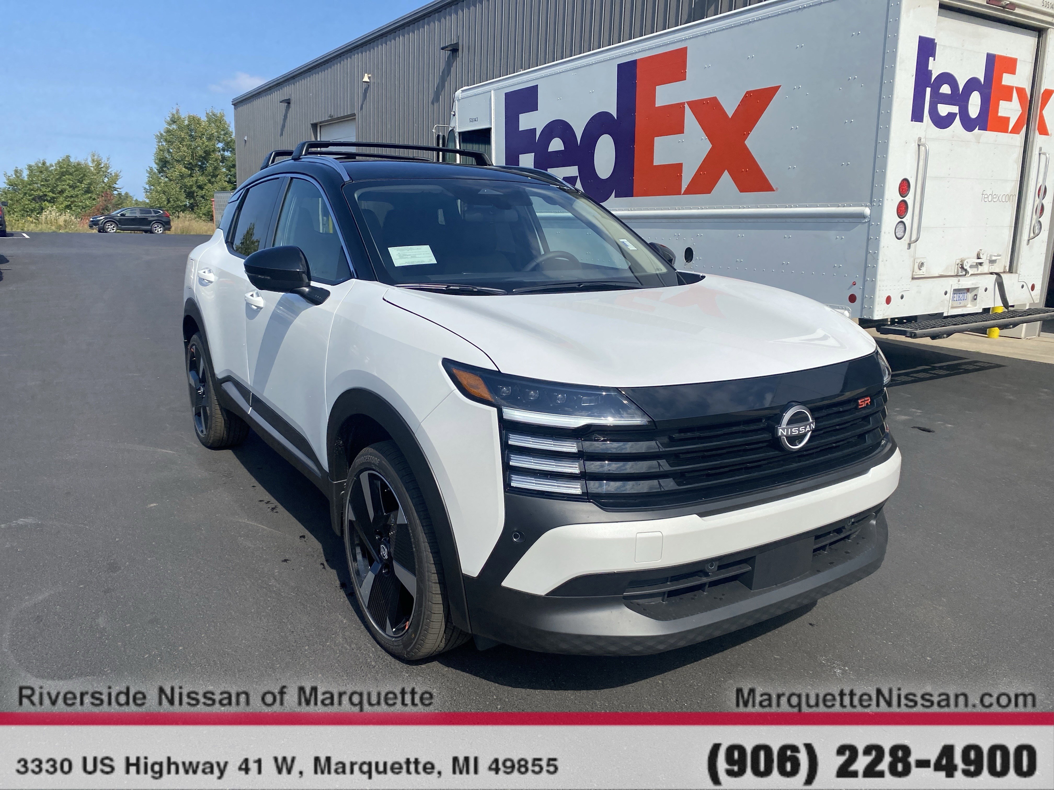 New 2026 Nissan Kicks SR w/ Cold Weather Package