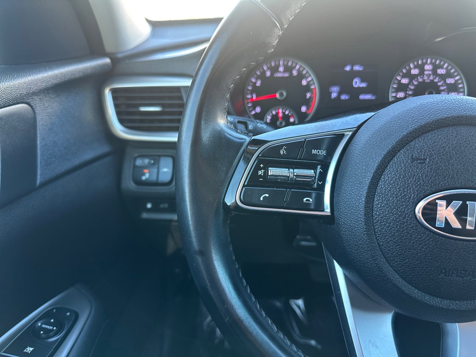 Used 2020 Kia Optima S image 18