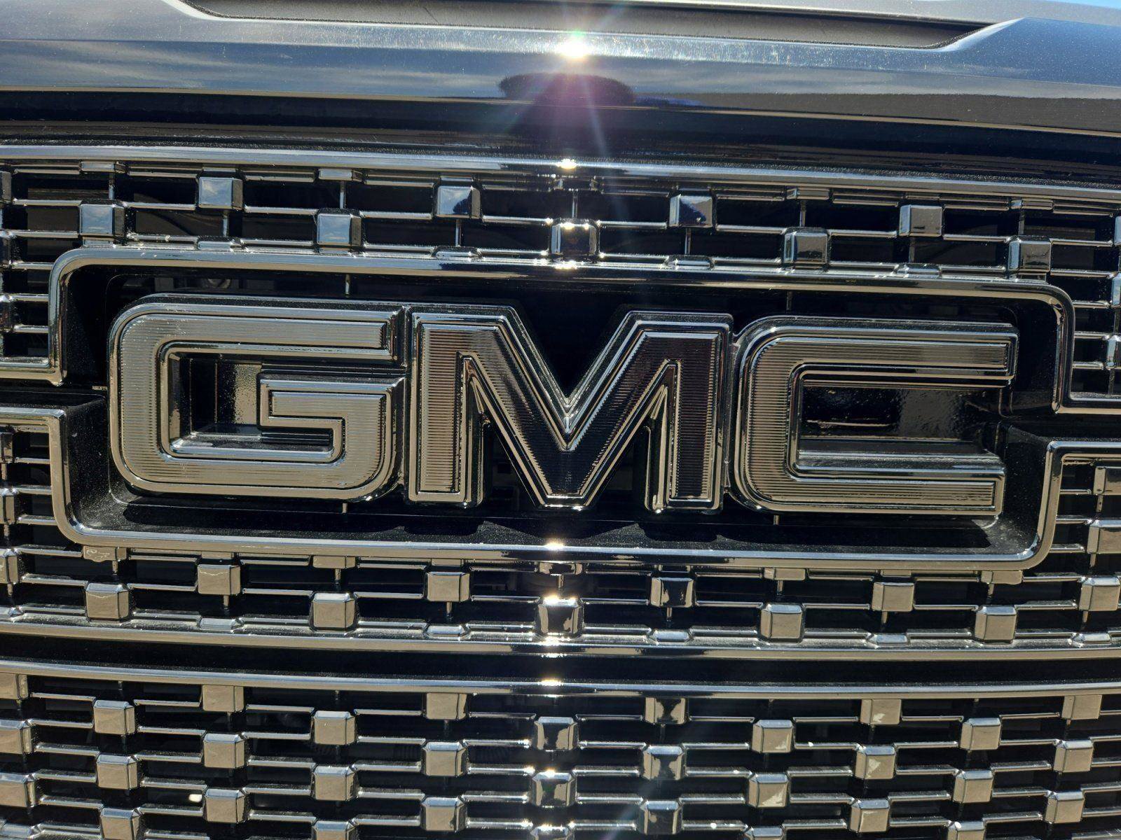 Used 2017 GMC Sierra 1500 Denali w/ Denali Ultimate Package AWD/4WD image 11