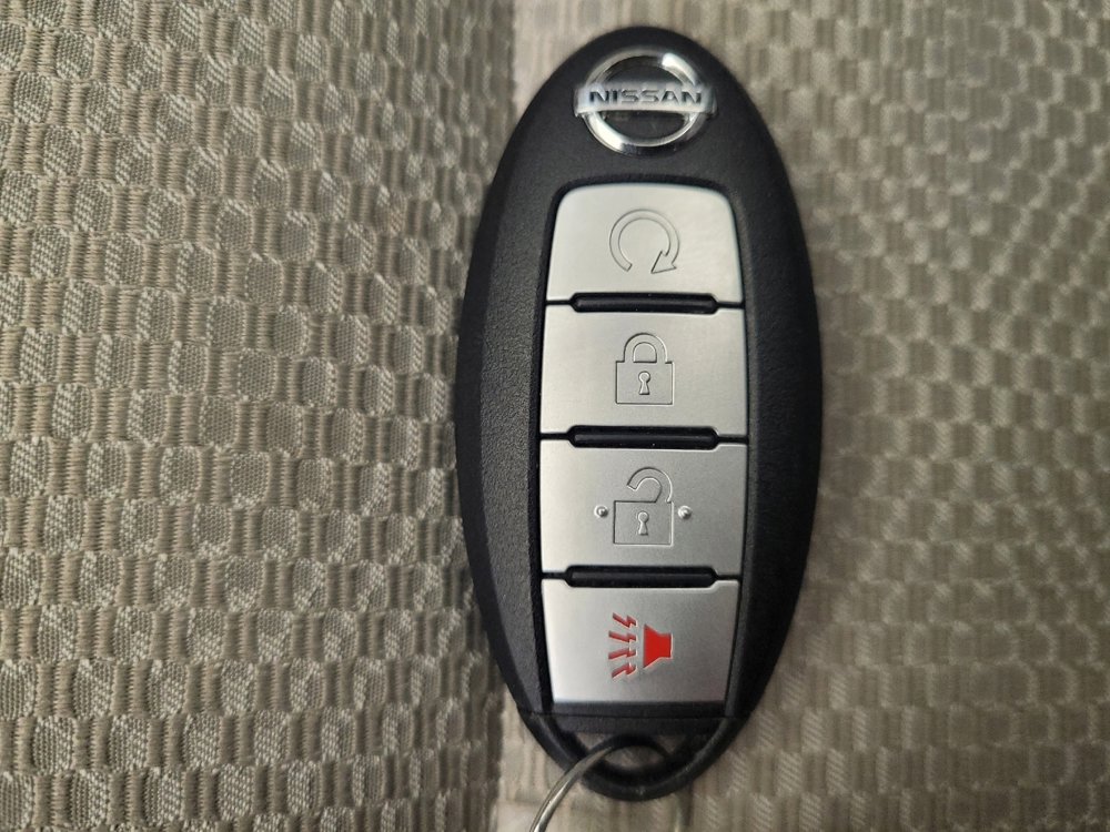 Used 2018 Nissan Rogue Sport SV w/ SV Technology Package image 32