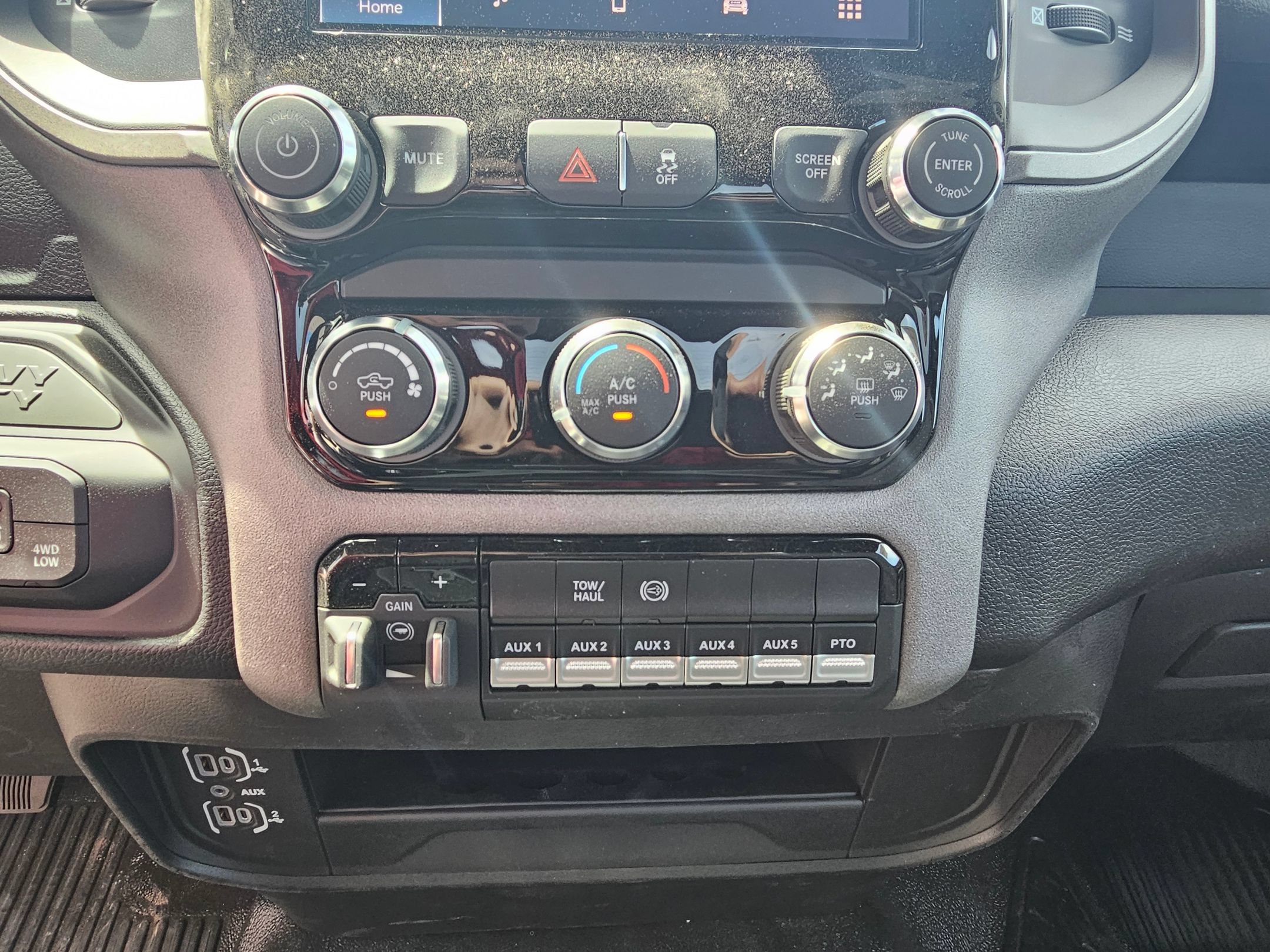 New 2026 RAM 3500 Tradesman w/ Chrome Appearance Group A AWD/4WD image 12