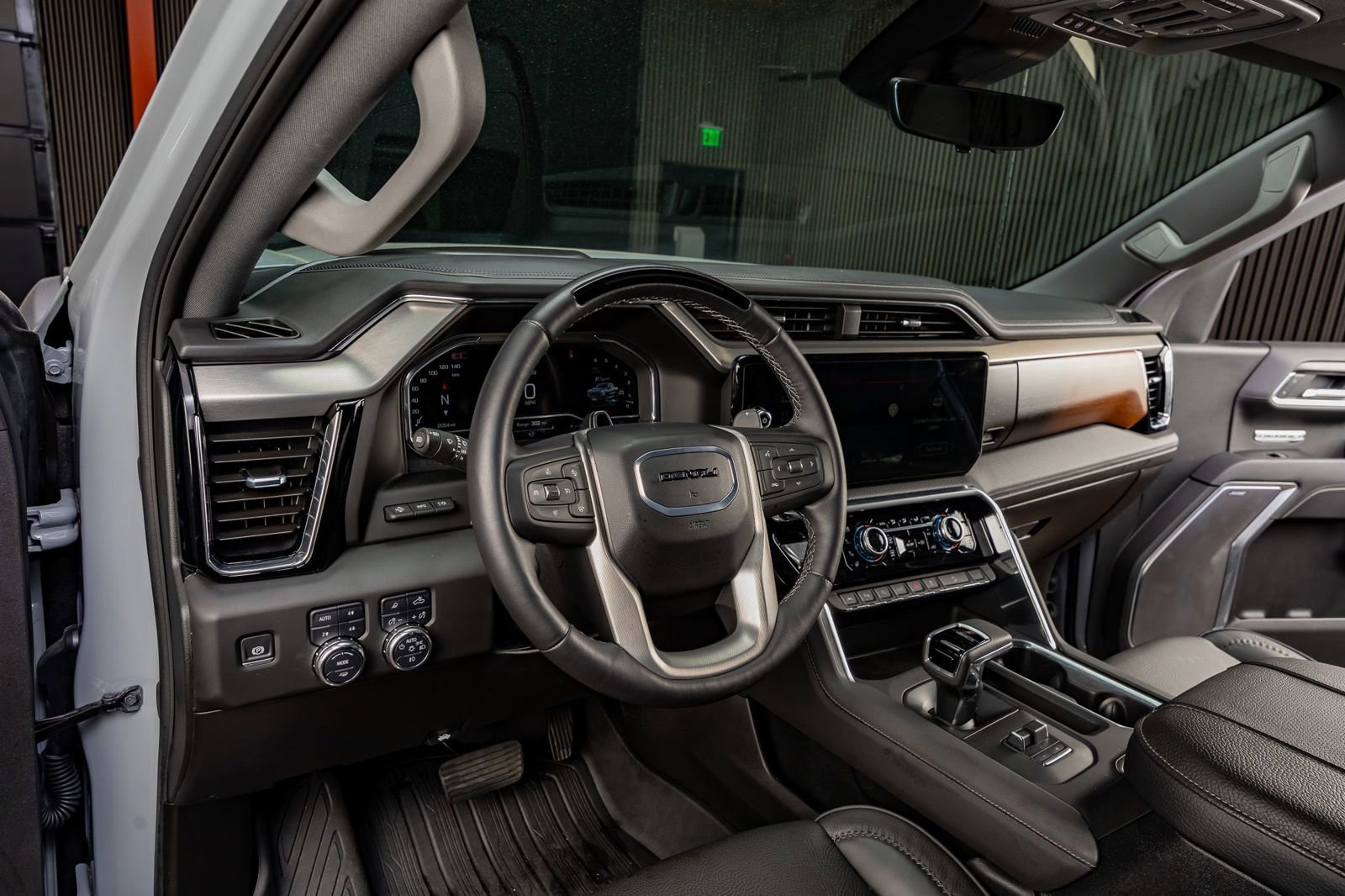 Used 2025 GMC Sierra 1500 Denali w/ Technology Package image 17