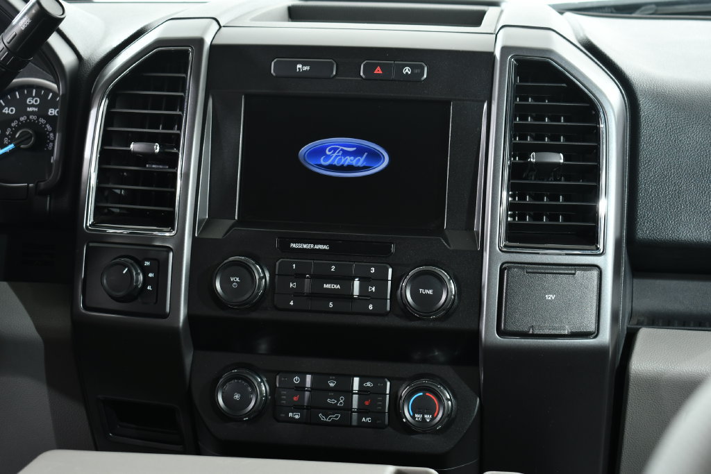 Used 2020 Ford F150 XLT w/ Equipment Group 302A Luxury AWD/4WD image 9