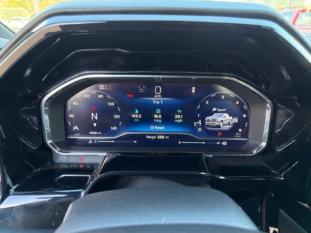 Used 2024 Chevrolet Silverado 1500 High Country w/ High Country Premium Package AWD/4WD image 15