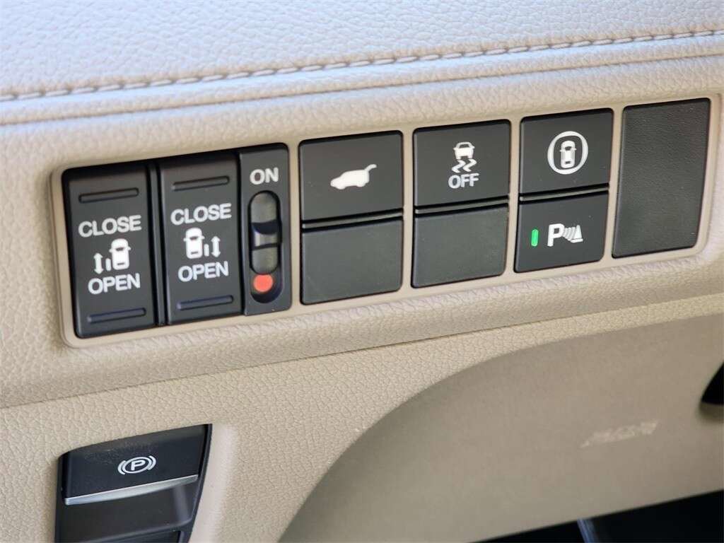 Used 2023 Honda Odyssey Elite image 25