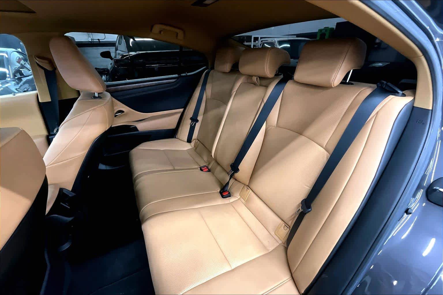 Used 2023 Lexus ES 300h w/ Premium Package FWD image 20