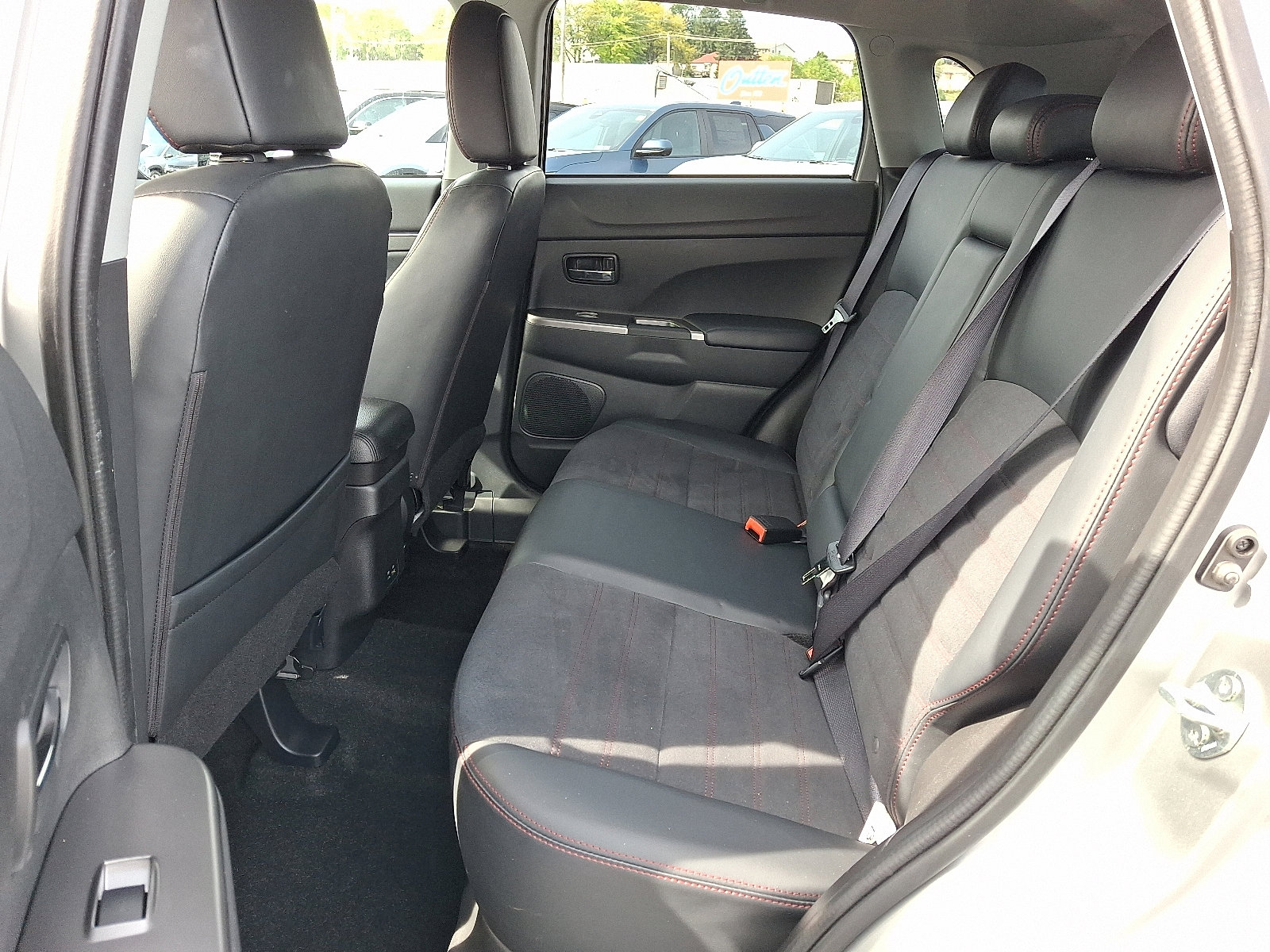 Used 2024 Mitsubishi Outlander Sport SE image 11