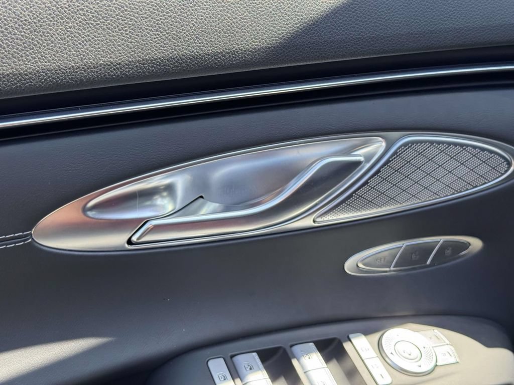 Certified 2023 Genesis GV70 2.5T w/ Advanced Package AWD/4WD image 15