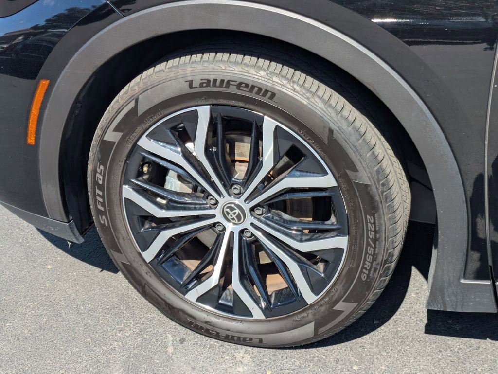 Used 2024 Toyota Crown Limited image 13