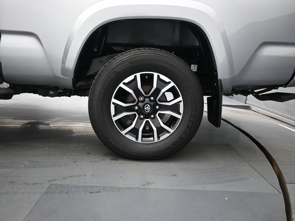 Used 2021 Toyota Tacoma TRD Sport w/ Technology Package AWD/4WD image 19