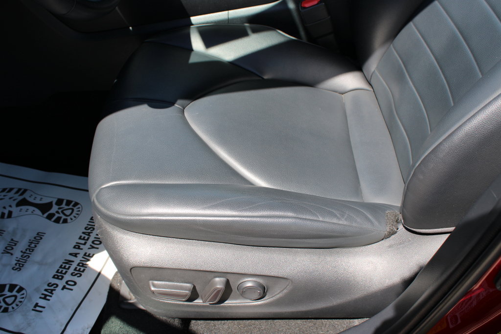 Used 2023 Toyota Highlander XLE FWD image 19