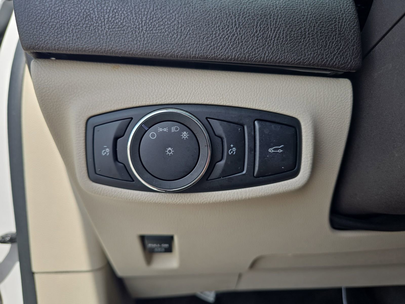 Used 2017 Lincoln MKC Select w/ Select Plus Package FWD image 20