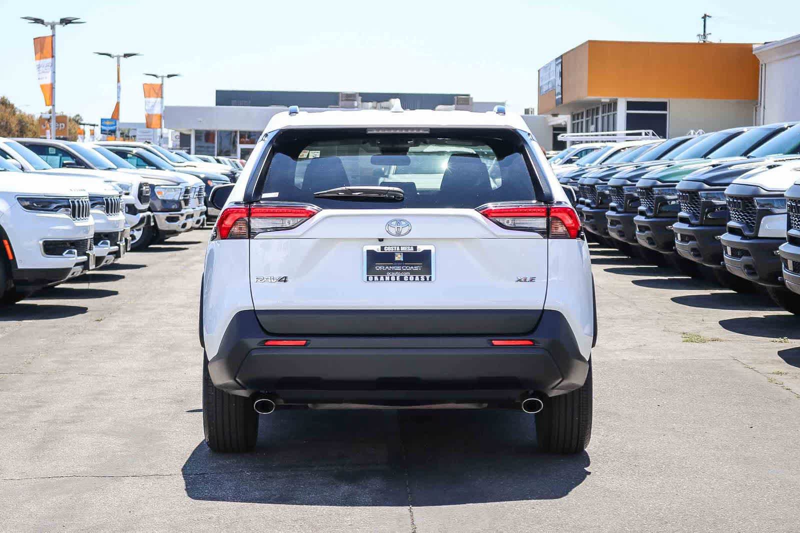 Used 2025 Toyota RAV4 XLE FWD image 5