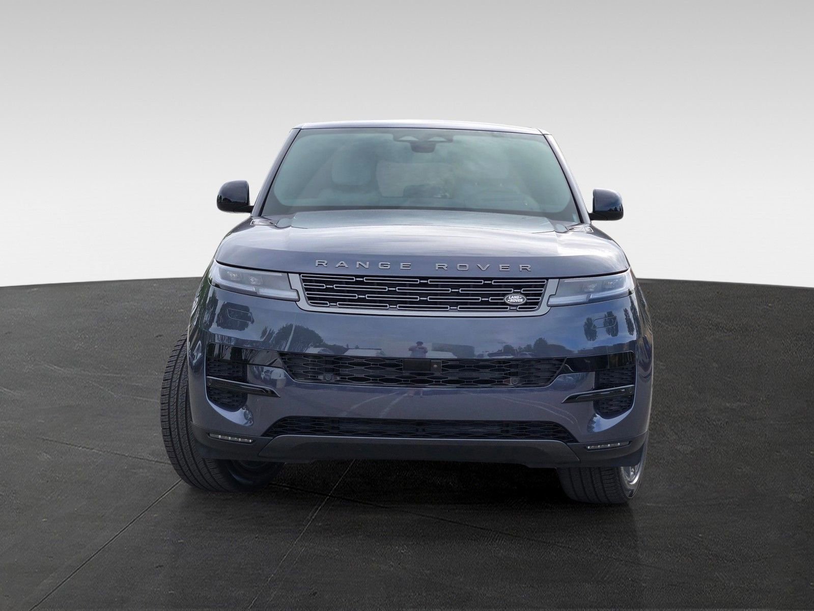 New 2026 Land Rover Range Rover Sport SE AWD/4WD image 2