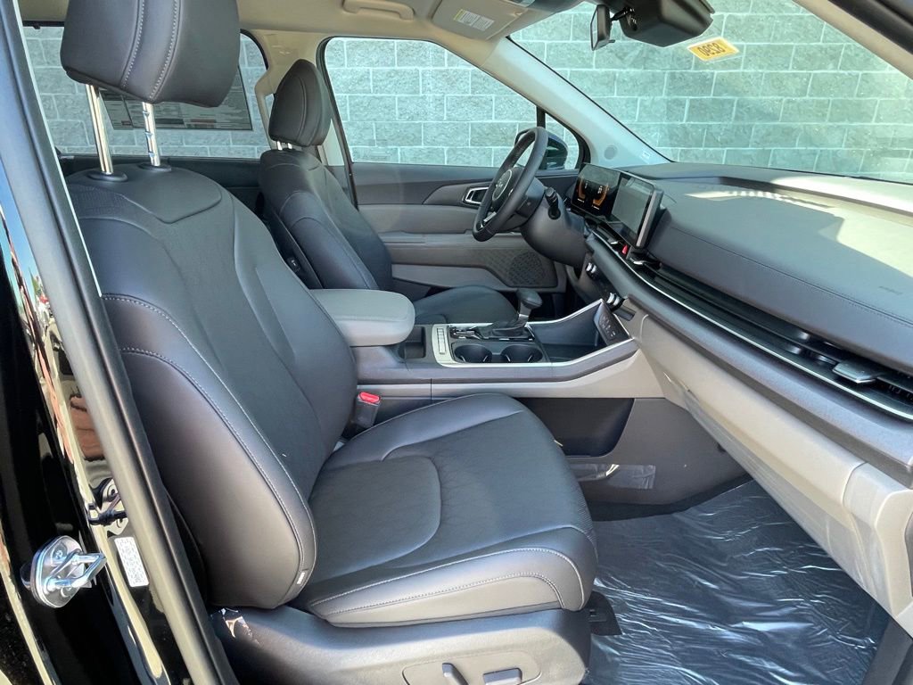 New 2026 Kia Carnival EX image 27