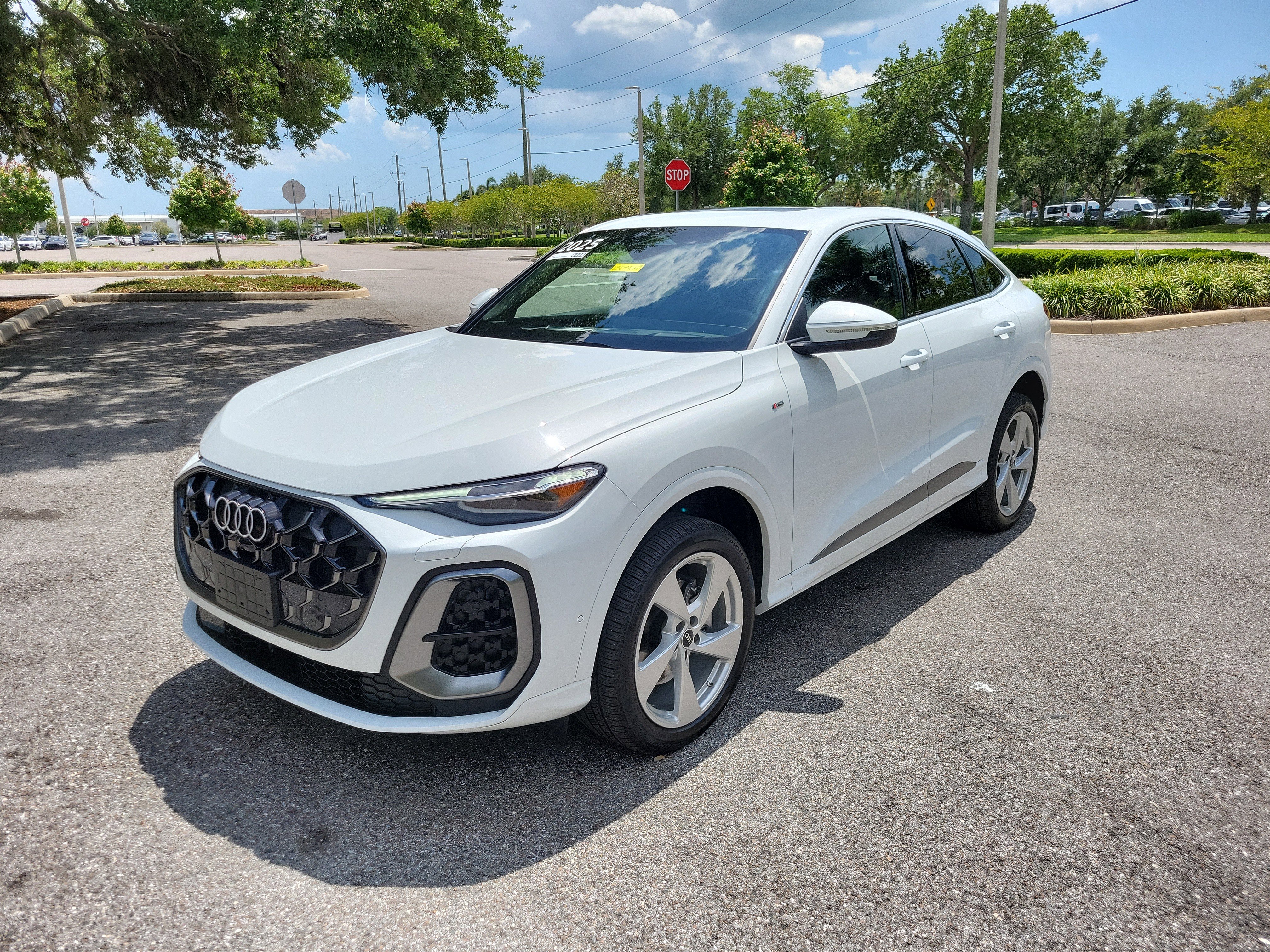 Certified 2025 Audi Q5 Premium Plus w/ Premium Plus AWD/4WD image 8