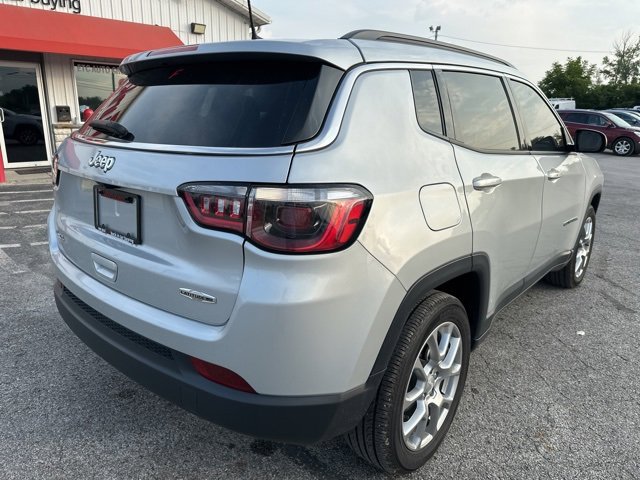 Used 2024 Jeep Compass Latitude image 7