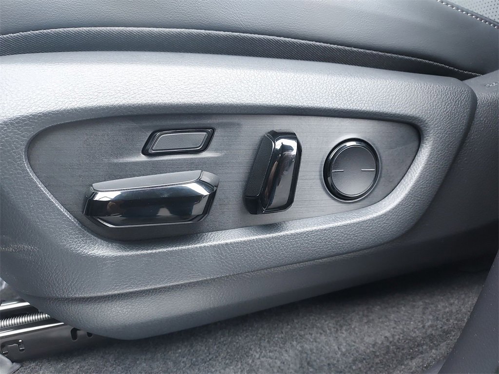 Used 2025 Lexus GX 550 image 18