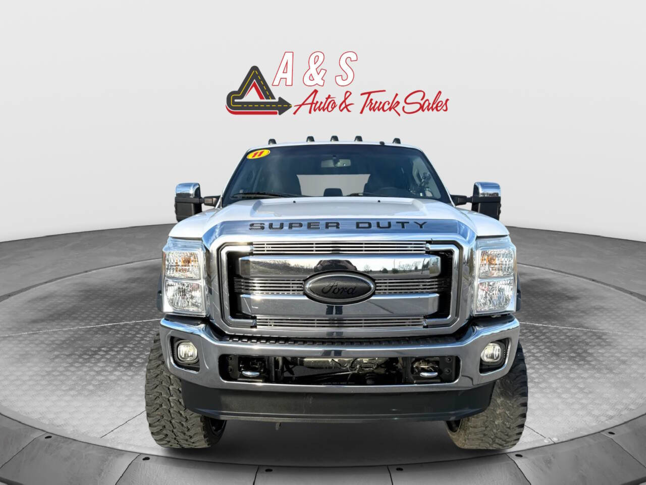 Used 2011 Ford F250 XLT w/ Chrome Pkg image 2