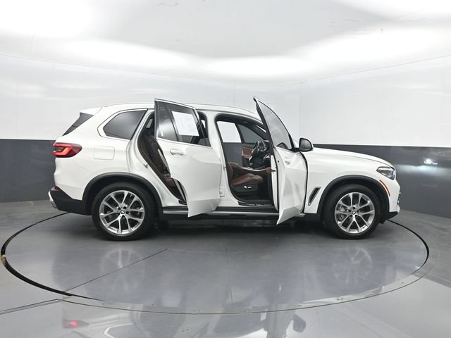 Used 2023 BMW X5 xDrive40i w/ Premium Package AWD/4WD image 41