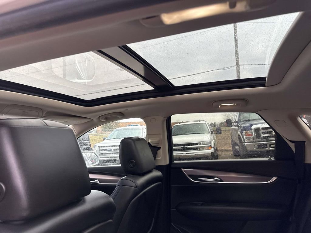 Used 2017 Cadillac XT5 Luxury w/ Driver Awareness Package FWD image 12