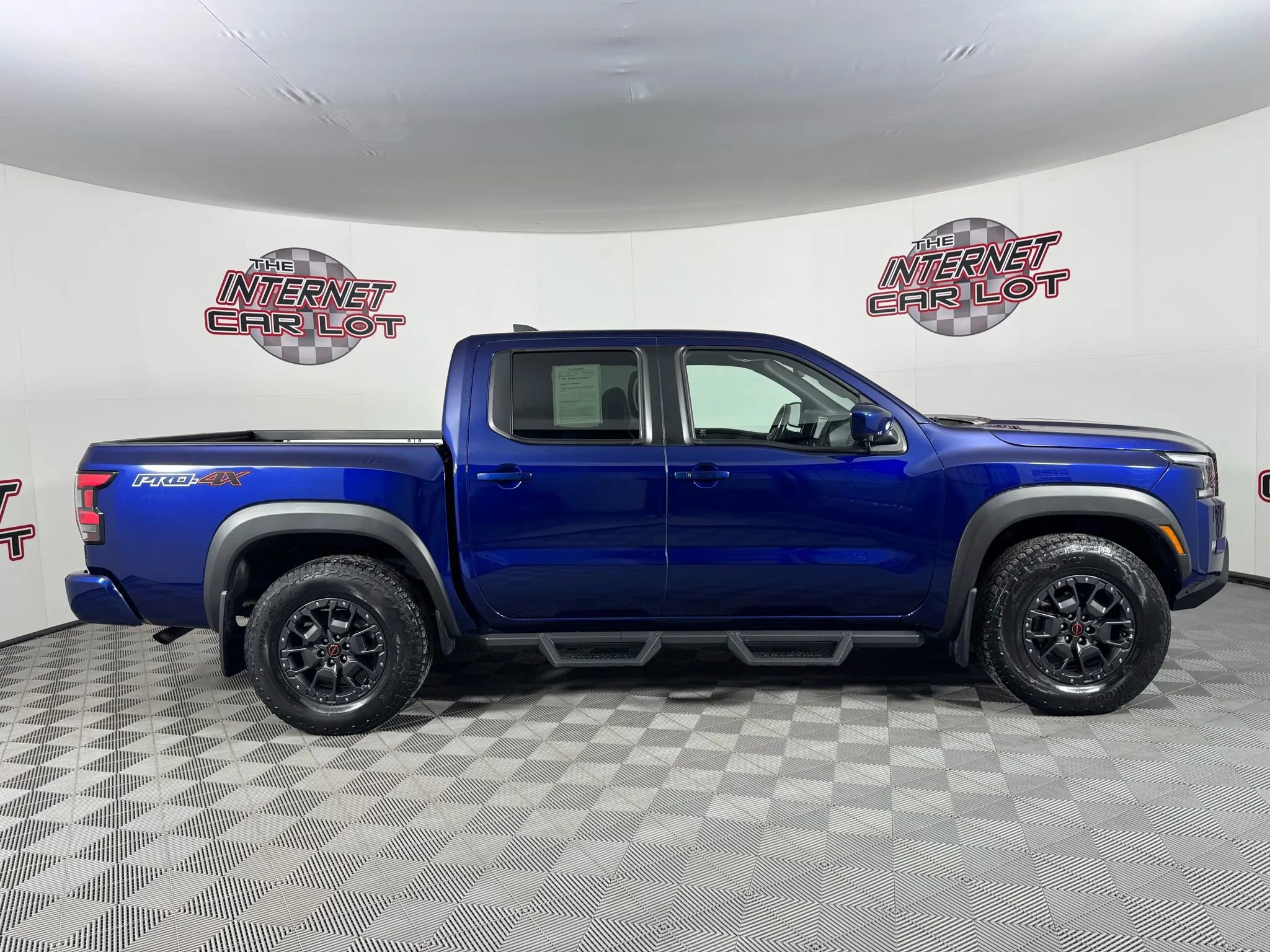 Used 2022 Nissan Frontier PRO-4X w/ Pro-4X Premium Package image 8