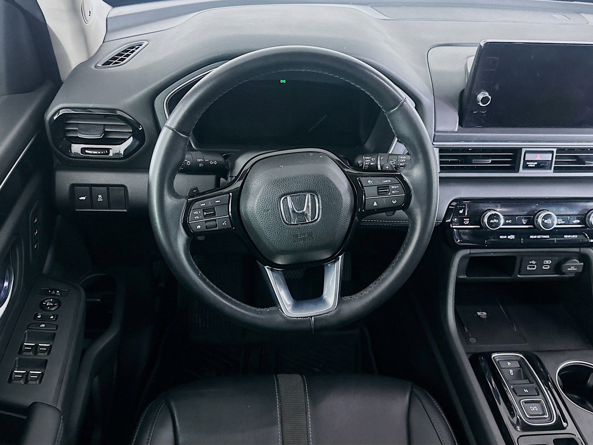 Used 2023 Honda Pilot Touring image 17