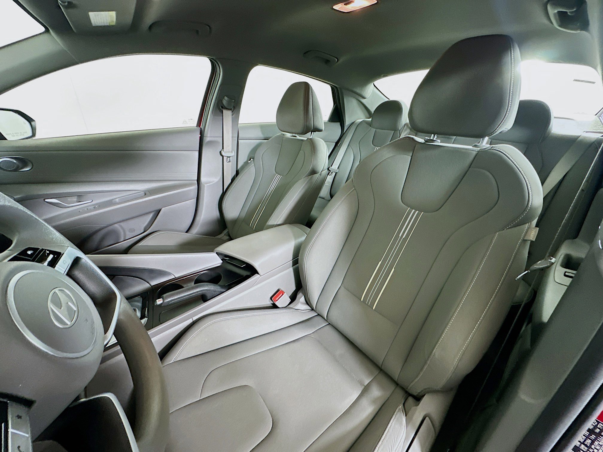 Used 2024 Hyundai Elantra SEL image 13