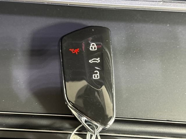 Used 2024 Volkswagen Atlas Cross Sport SE image 36