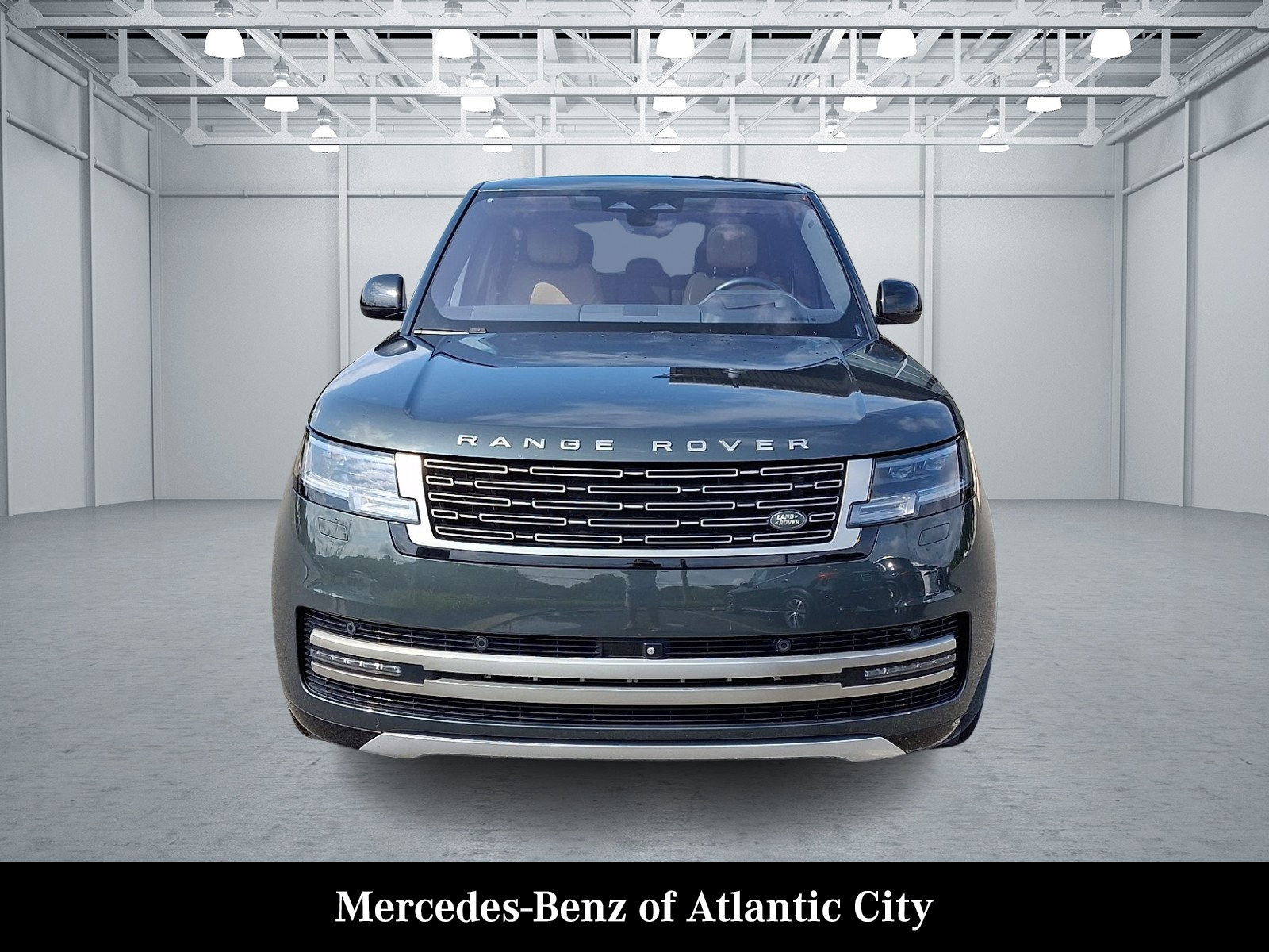 Used 2023 Land Rover Range Rover SE AWD/4WD image 2