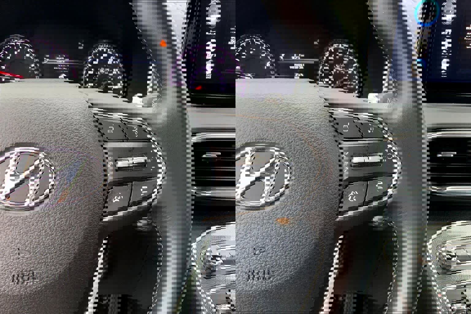 Used 2023 Hyundai Santa Fe SEL w/ Cargo Package image 23