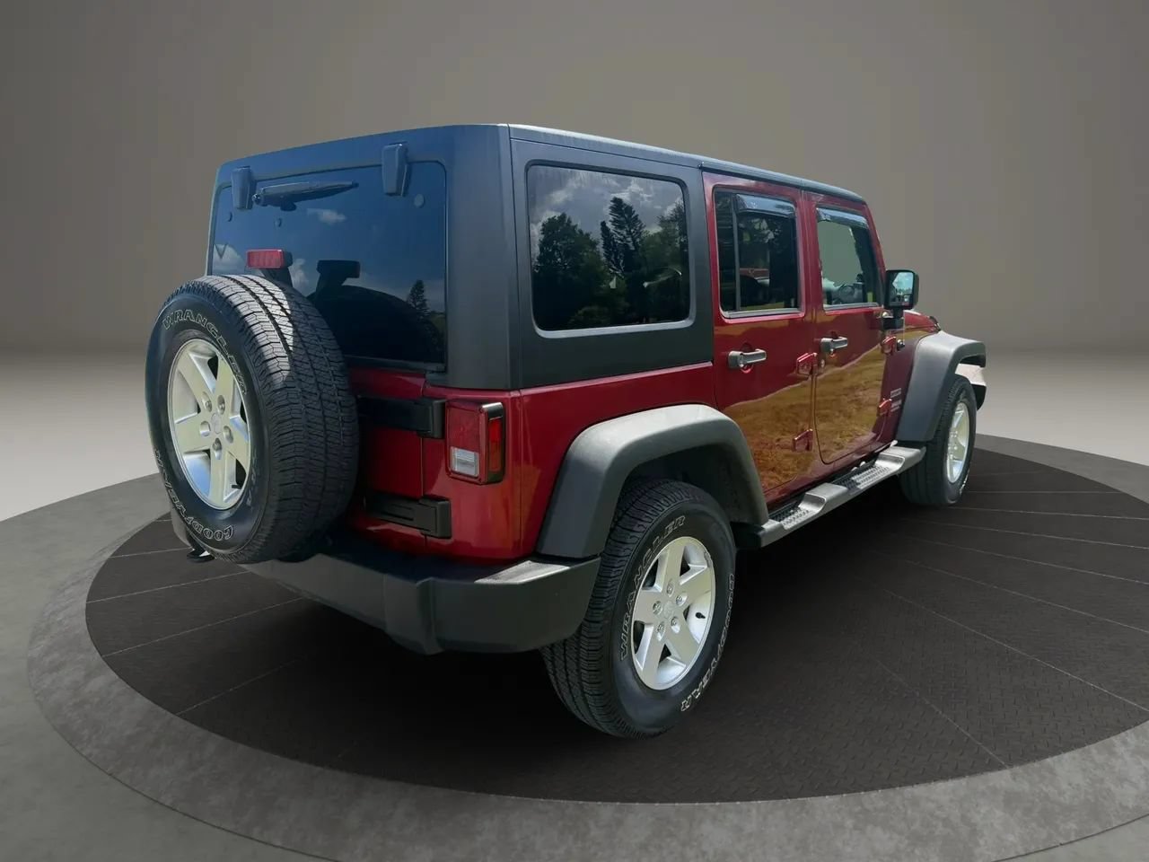 Used 2012 Jeep Wrangler Unlimited Sport AWD/4WD image 7