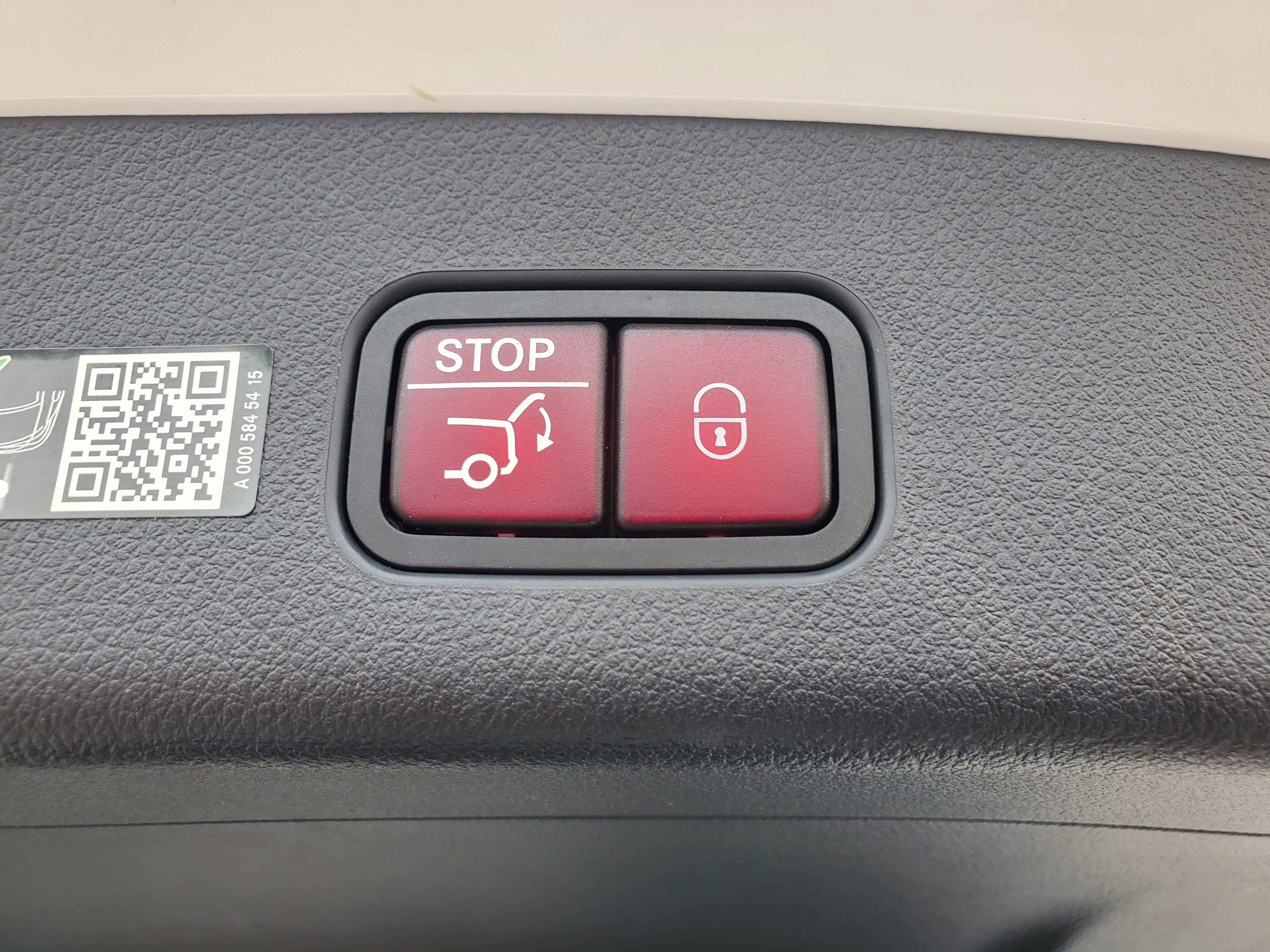 Used 2025 Mercedes-Benz GLC 300 image 33