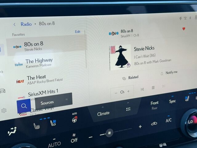 Used 2025 Lexus RX 350h w/ Convenience Package image 22