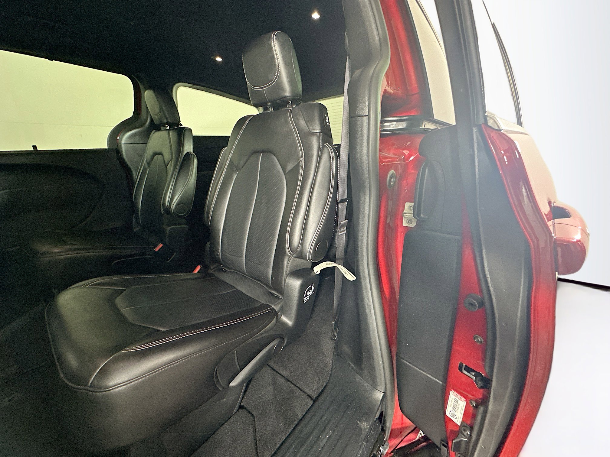 Used 2025 Chrysler Pacifica Select FWD image 26