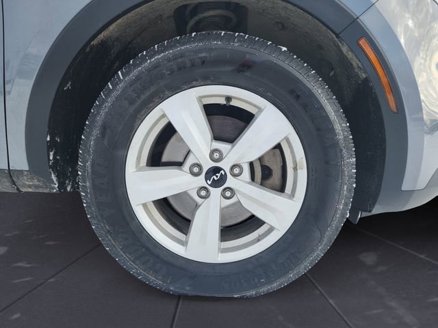 Used 2022 Kia Sorento LX image 9