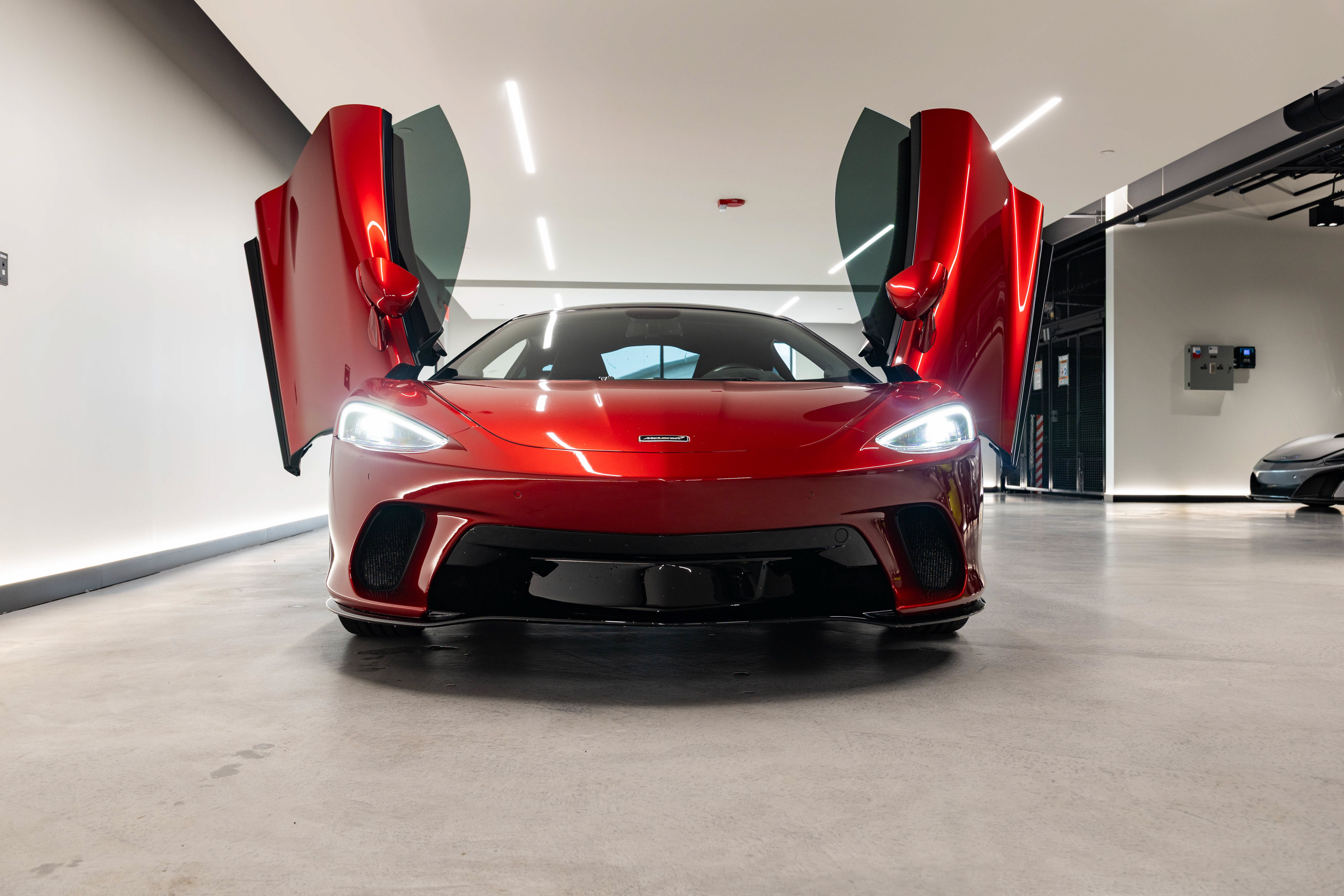 Used 2023 McLaren GT RWD image 9