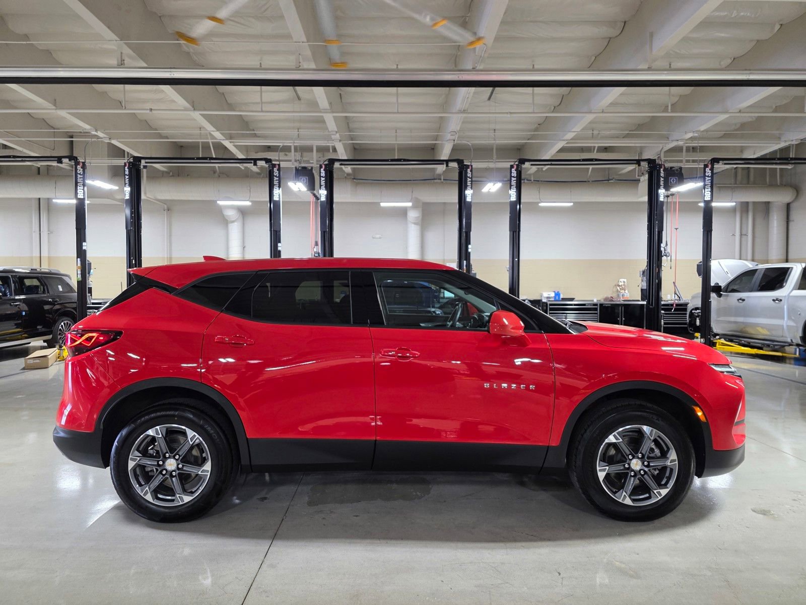 Used 2025 Chevrolet Blazer LT image 8