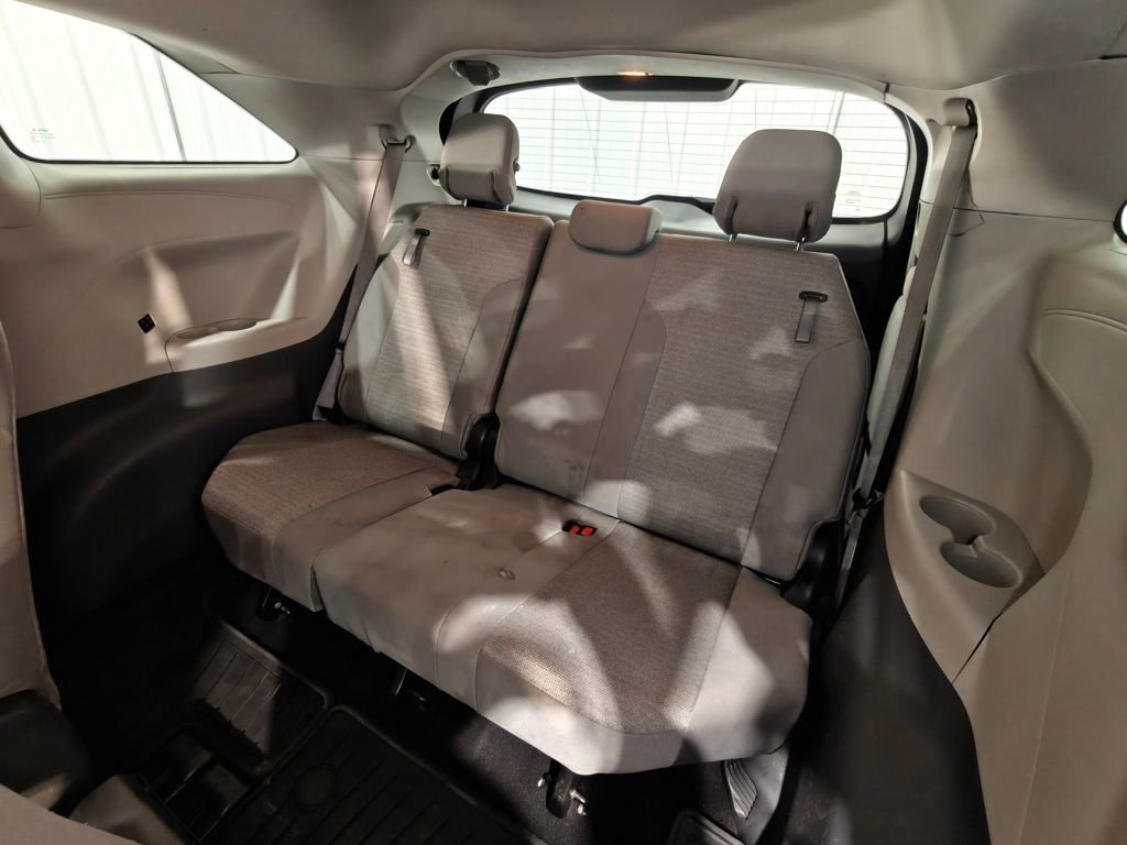 Used 2021 Toyota Sienna LE FWD image 26