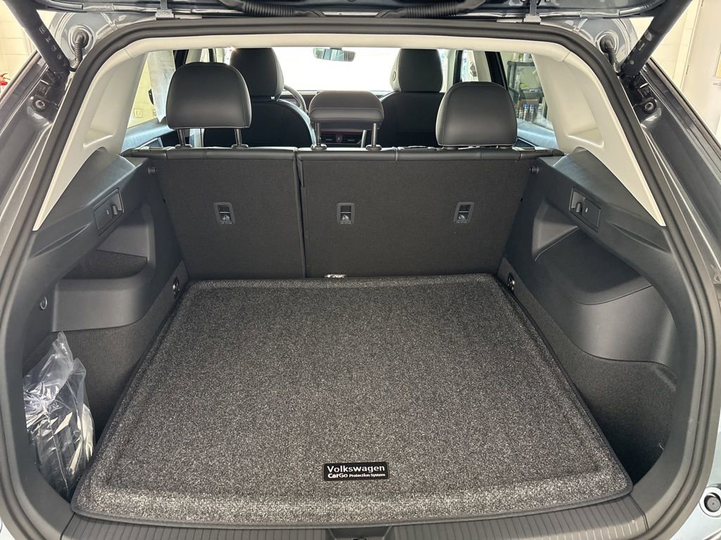 New 2026 Volkswagen Tiguan SE AWD/4WD image 37