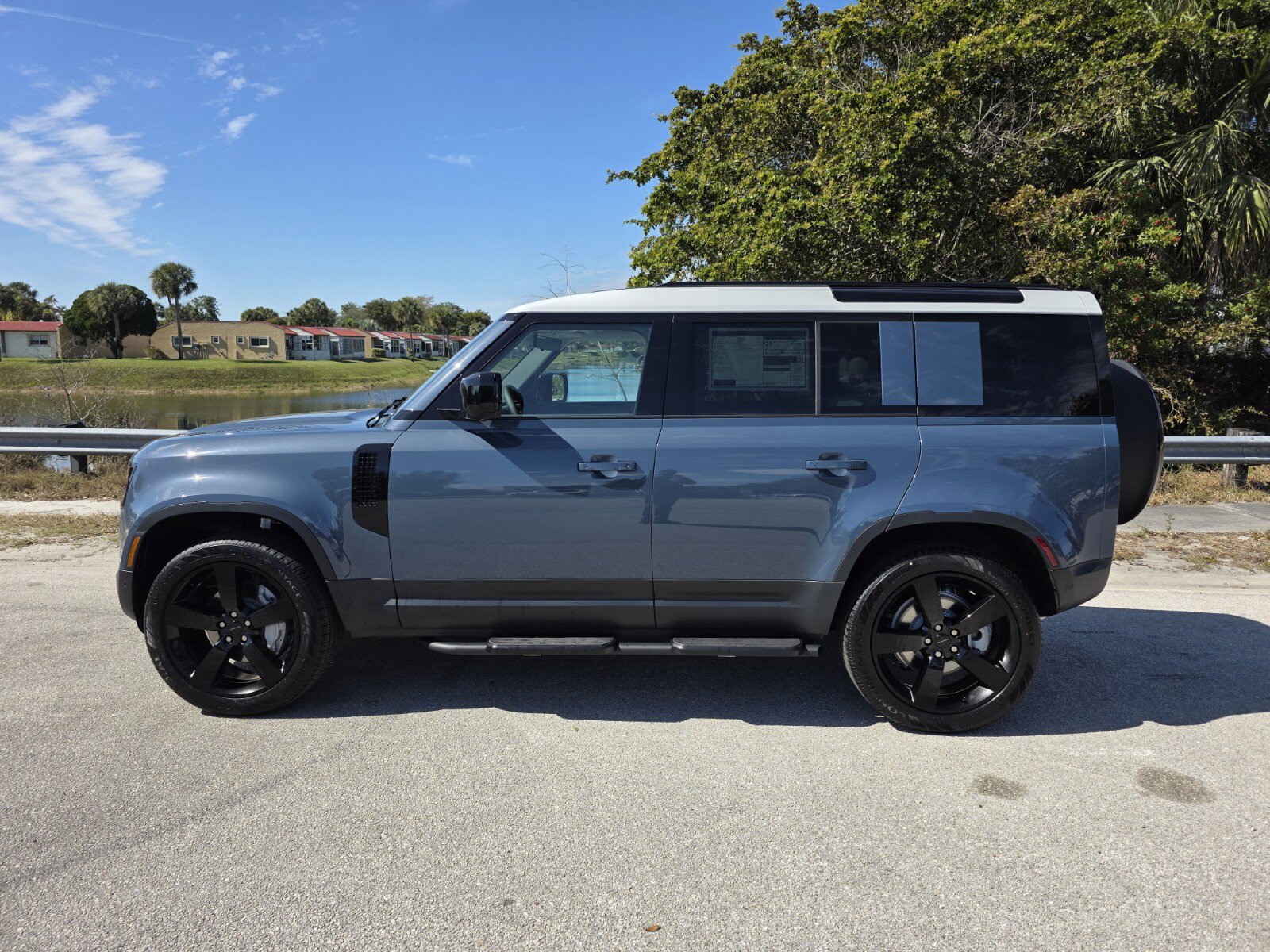 Used 2026 Land Rover Defender 110 S image 7