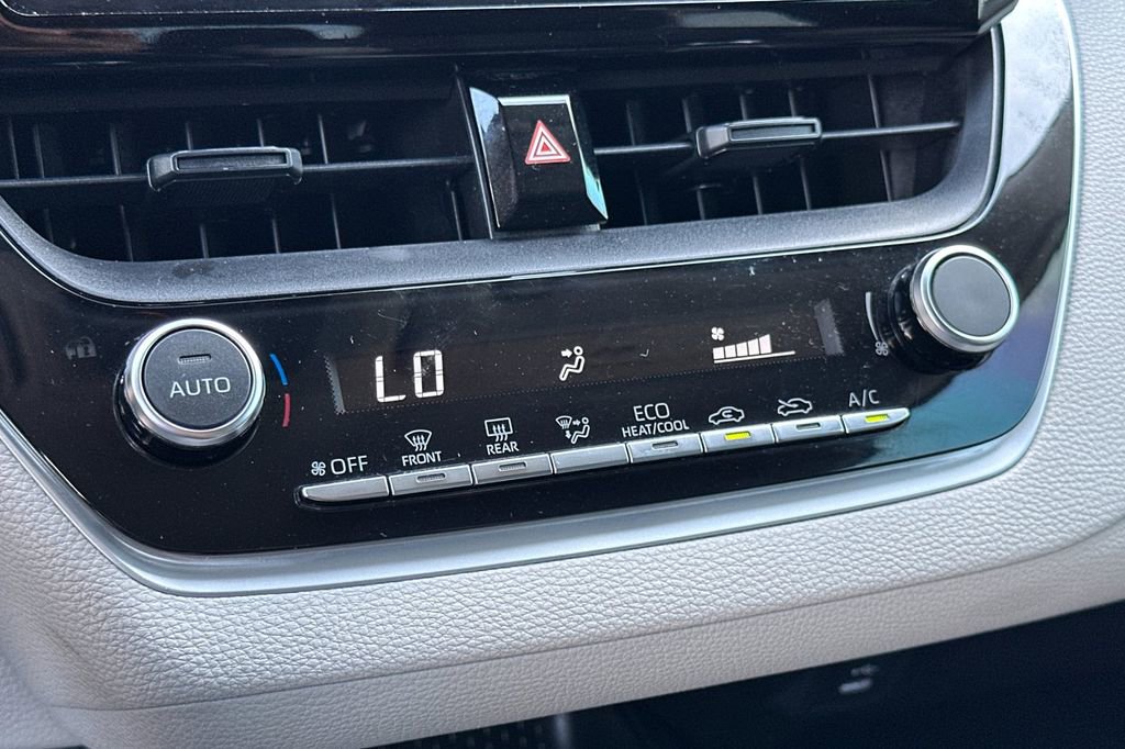 Used 2023 Toyota Corolla LE w/ Carpet Mat Package (TMS) image 21